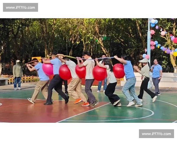 团队协作与速度考验交织下的精彩接力赛记忆 团队协作与速度考验交织下的精彩接力赛记忆